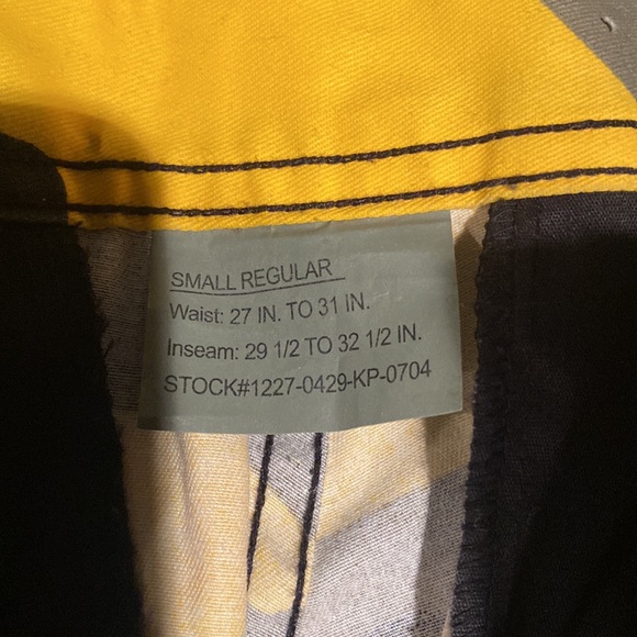 NWOT YELLOW CAMO CARGO PANT - Picture 5 of 6